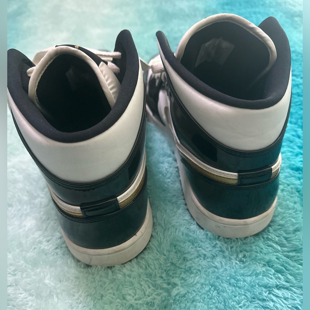 AIR JORDAN 1 RETRO MID SE PATENT BLACK GOLD Men's 11.5 - Picture 6 of 15